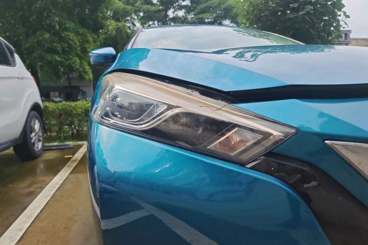 Used Nissan Lannia 2016 1.6L CVT Cool Edition Right Front Headlight