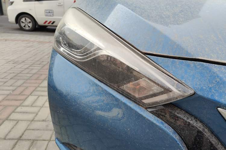 Used Nissan Lannia 2016 1.6L CVT Smart Cool Edition Right Front Headlight