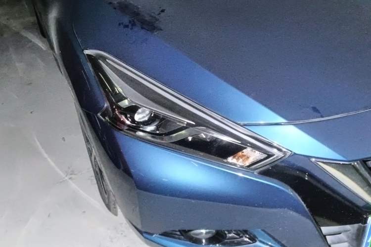 Used Nissan Lannia 2016 1.6L CVT Cool Edition Right Front Headlight