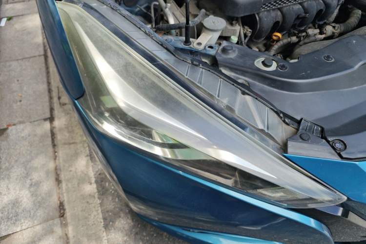 Used Nissan Lannia 2016 1.6L CVT Cool Edition Right Front Headlight