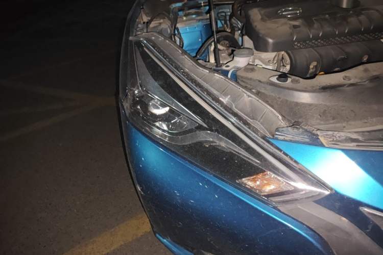 Used Nissan Lannia 2016 1.6L CVT Cool Edition Right Front Headlight