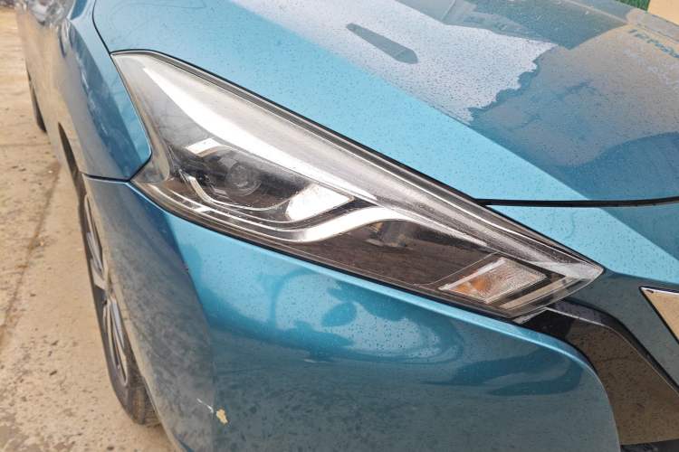 Used Nissan Lannia 2016 1.6L CVT Cool Edition Right Front Headlight