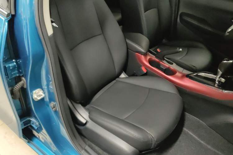 Used Nissan Lannia 2016 1.6L CVT Cool Edition Right Front Seat