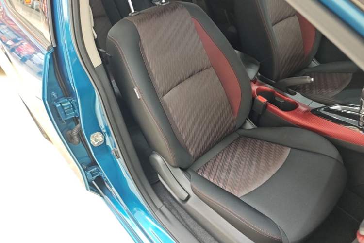 Used Nissan Lannia 2016 1.6L CVT Smart Cool Edition Right Front Seat
