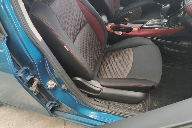 Used Nissan Lannia 2016 1.6L CVT Smart Cool Edition Right Front Seat