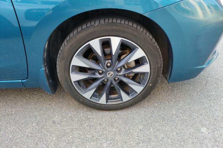 Used Nissan Lannia 2016 1.6L CVT Smart Cool Edition Right Front Wheel Hub