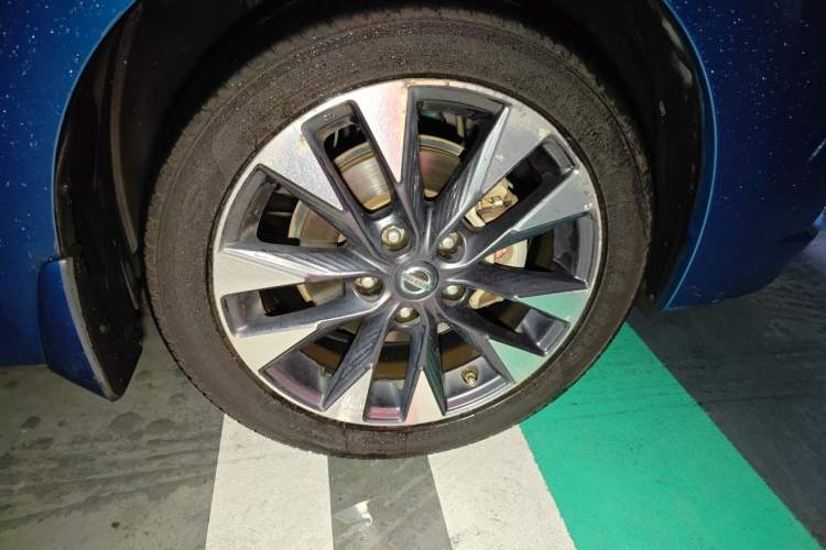 Used Nissan Lannia 2016 1.6L CVT Smart Cool Edition Right Front Wheel Hub
