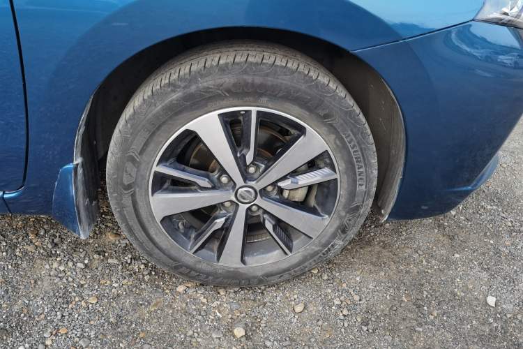 Used Nissan Lannia 2016 1.6L CVT Cool Edition Right Front Wheel Hub