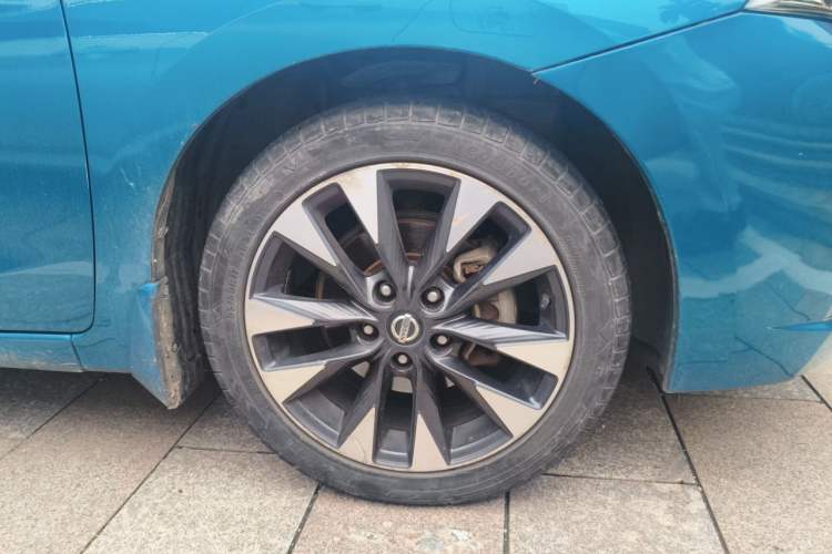 Used Nissan Lannia 2016 1.6L CVT Smart Edition Right Front Wheel Hub