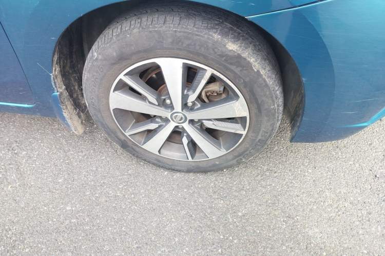 Used Nissan Lannia 2016 1.6L CVT Cool Edition Right Front Wheel Hub