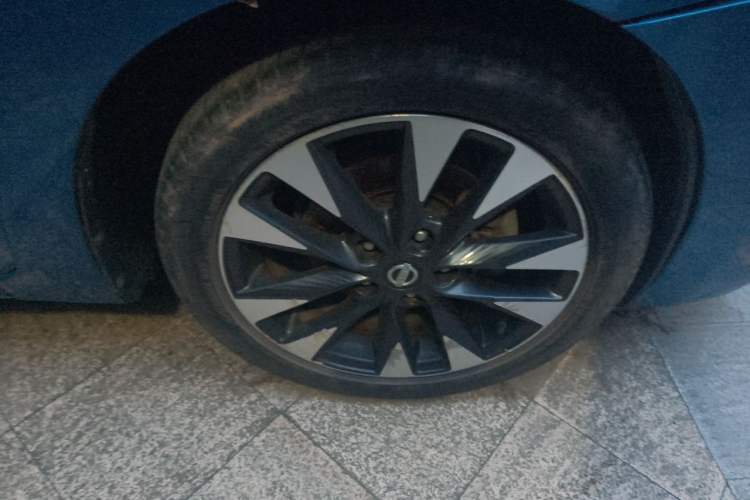 Used Nissan Lannia 2016 1.6L CVT Smart Cool Edition Right Front Wheel Hub