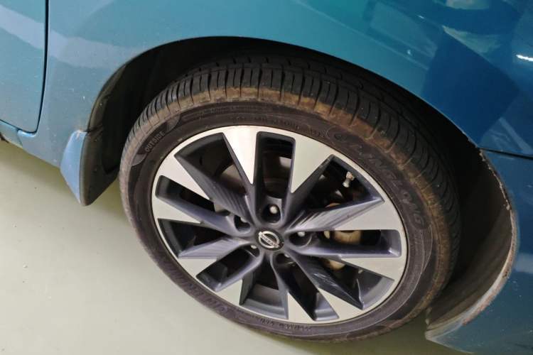 Used Nissan Lannia 2016 1.6L CVT Cool Edition Right Front Wheel Hub