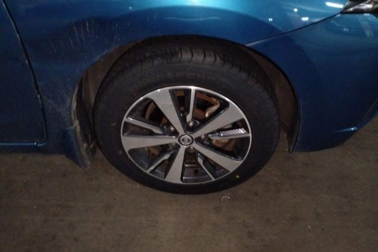 Used Nissan Lannia 2016 1.6L Manual Cool Edition Right Front Wheel Hub