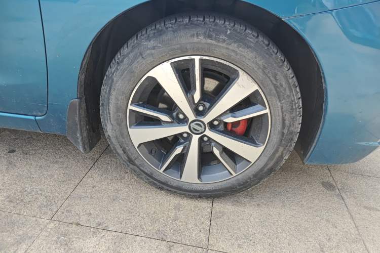 Used Nissan Lannia 2016 1.6L CVT Cool Edition Right Front Wheel Hub