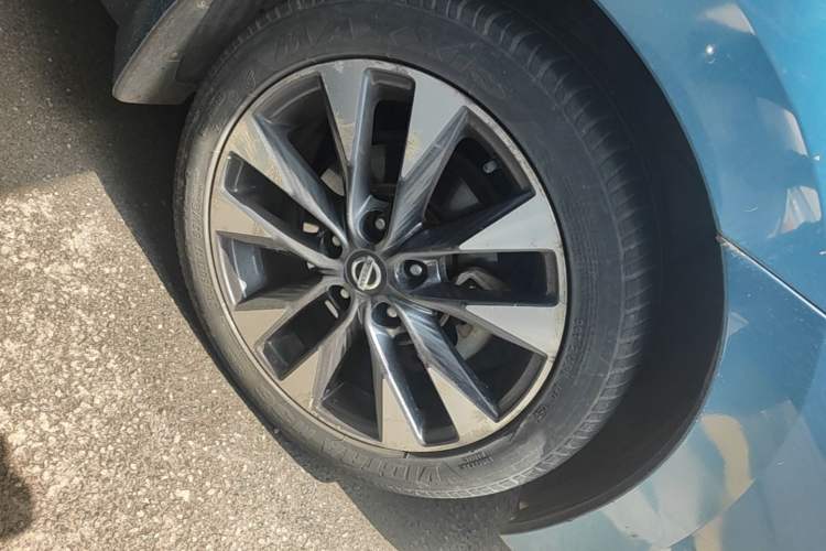 Used Nissan Lannia 2016 1.6L CVT Smart Cool Edition Right Front Wheel Hub