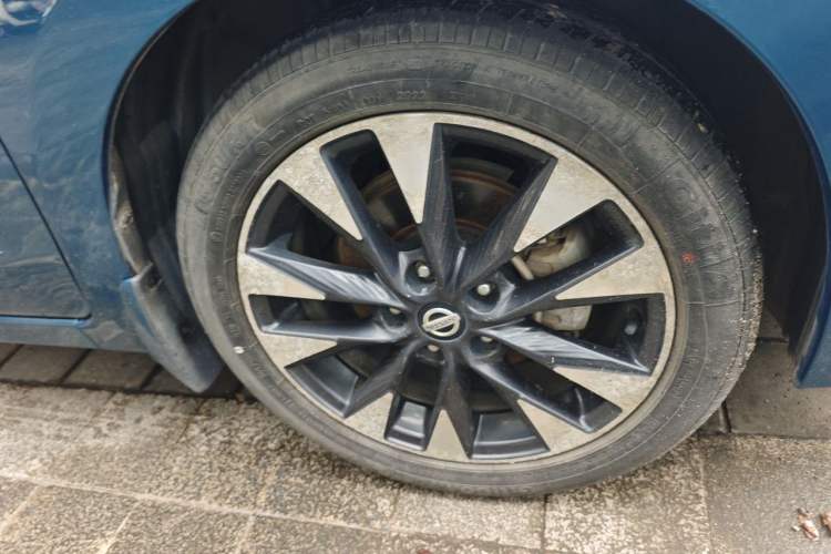 Used Nissan Lannia 2016 1.6L CVT Smart Cool Edition Right Front Wheel Hub