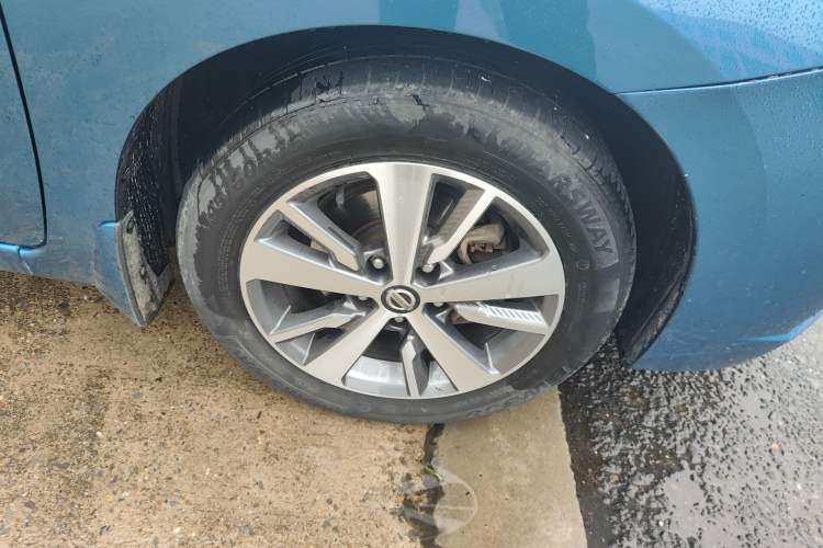 Used Nissan Lannia 2016 1.6L CVT Cool Edition Right Front Wheel Hub