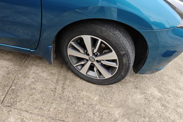 Used Nissan Lannia 2016 1.6L CVT Cool Edition Right Front Wheel Hub