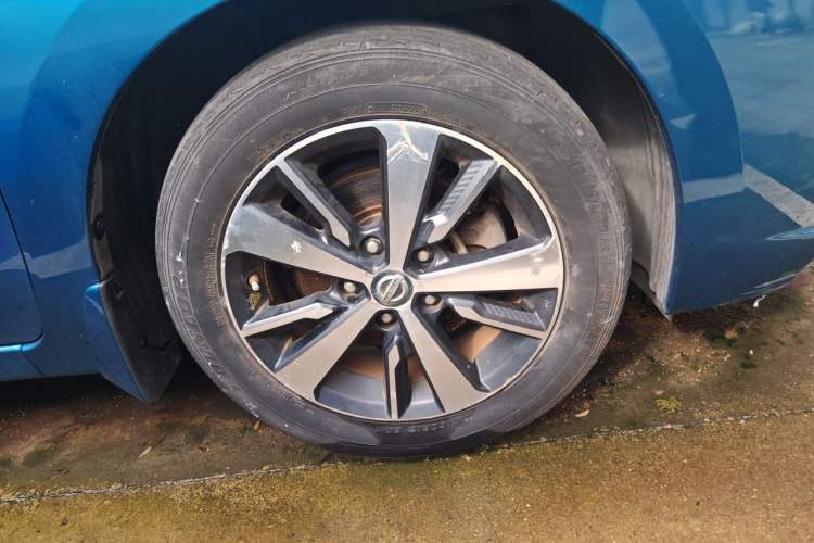 Used Nissan Lannia 2016 1.6L CVT Cool Edition Right Front Wheel Hub