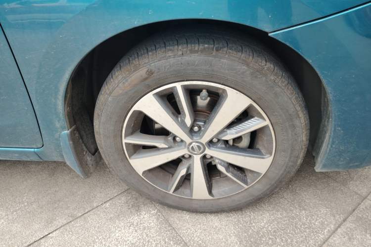 Used Nissan Lannia 2016 1.6L CVT Cool Edition Right Front Wheel Hub
