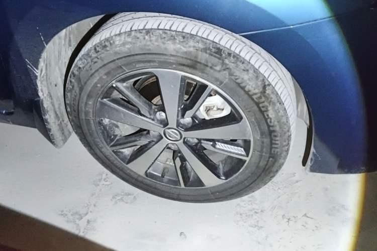 Used Nissan Lannia 2016 1.6L CVT Cool Edition Right Front Wheel Hub