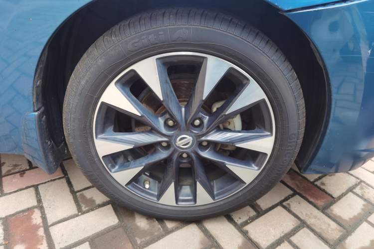Used Nissan Lannia 2016 1.6L CVT Smart Cool Edition Right Front Wheel Hub