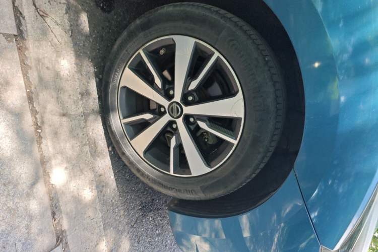 Used Nissan Lannia 2016 1.6L CVT Cool Edition Right Front Wheel Hub