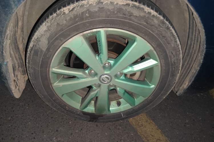 Used Nissan Lannia 2016 1.6L CVT Cool Edition Right Front Wheel Hub