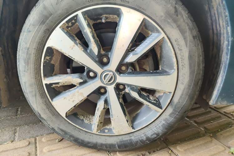 Used Nissan Lannia 2016 1.6L CVT Cool Edition Right Front Wheel Hub