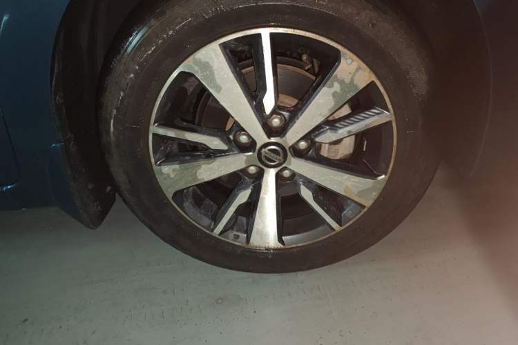 Used Nissan Lannia 2016 1.6L CVT Cool Edition Right Front Wheel Hub