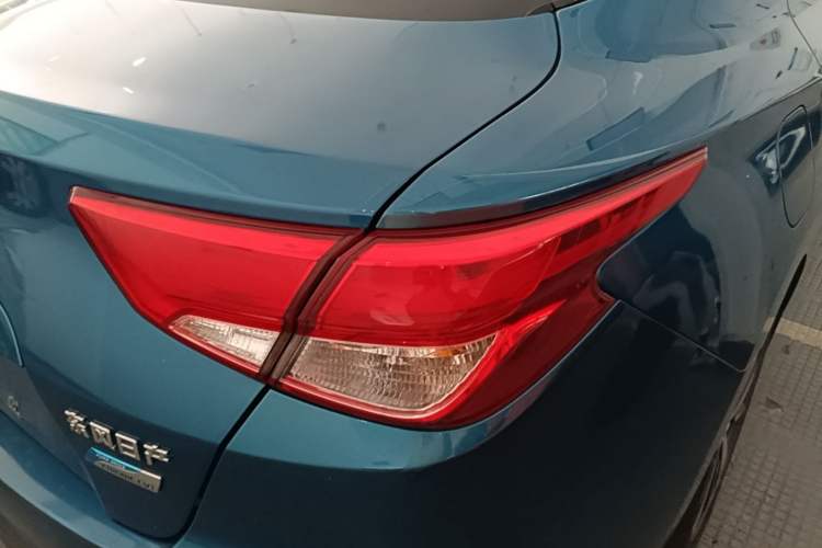 Used Nissan Lannia 2016 1.6L CVT Cool Edition Right Rear Taillight