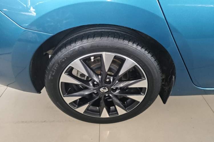 Used Nissan Lannia 2016 1.6L CVT Smart Cool Edition Right Rear Wheel Hub