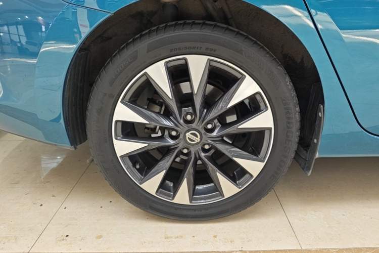 Used Nissan Lannia 2016 1.6L CVT Smart Cool Edition Right Rear Wheel Hub