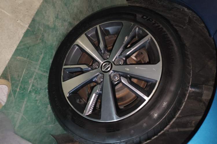 Used Nissan Lannia 2016 1.6L CVT Cool Edition Right Rear Wheel Hub