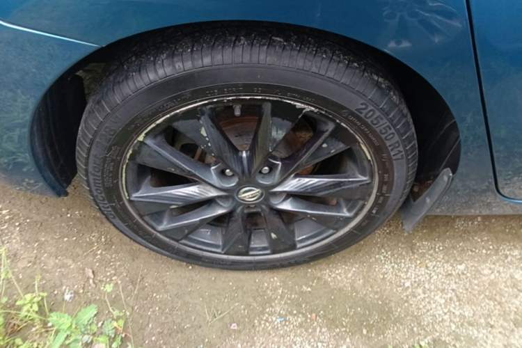 Used Nissan Lannia 2016 1.6L CVT Smart Cool Edition Right Rear Wheel Hub