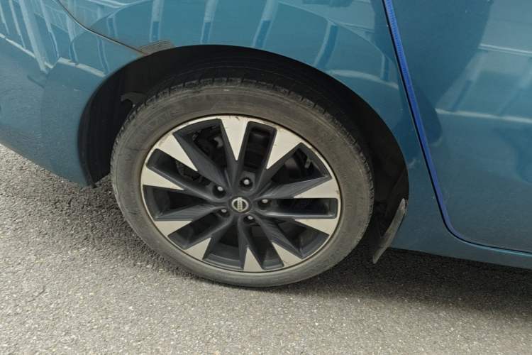 Used Nissan Lannia 2016 1.6L CVT Smart Cool Edition Right Rear Wheel Hub