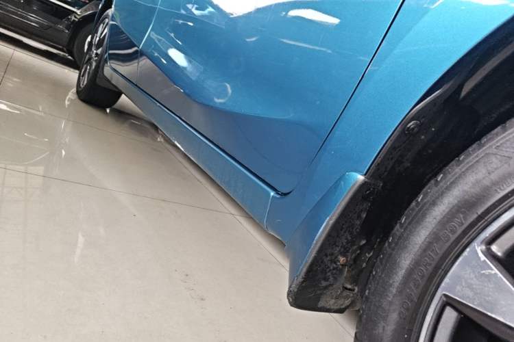 Used Nissan Lannia 2016 1.6L CVT Smart Cool Edition Right Side Sill