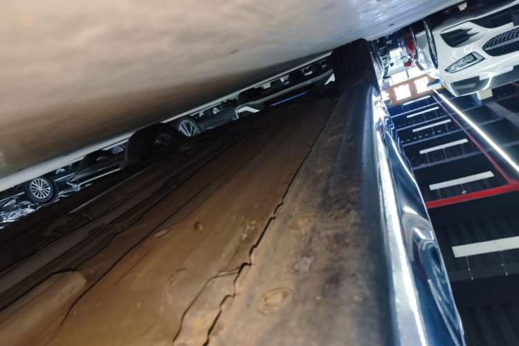 Used Nissan Lannia 2016 1.6L CVT Smart Cool Edition Right Side Sill