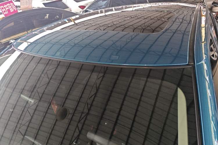 Used Nissan Lannia 2016 1.6L CVT Smart Cool Edition Roof