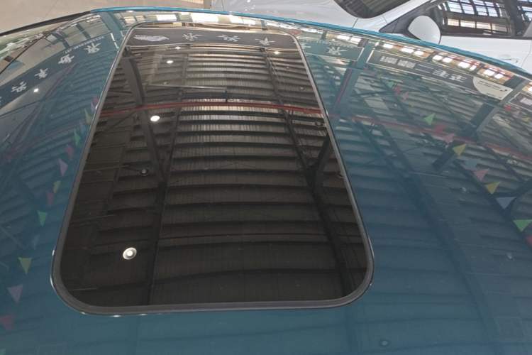 Used Nissan Lannia 2016 1.6L CVT Cool Edition Roof