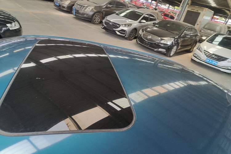 Used Nissan Lannia 2016 1.6L CVT Smart Cool Edition Roof