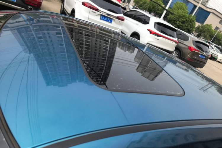 Used Nissan Lannia 2016 1.6L CVT Cool Edition Roof