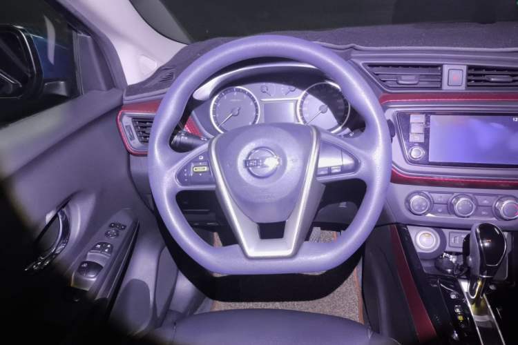 Used Nissan Lannia 2016 1.6L CVT Smart Cool Edition Steering Wheel