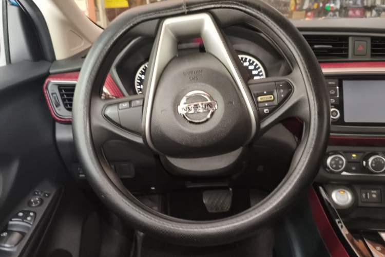 Used Nissan Lannia 2016 1.6L CVT Smart Cool Edition Steering Wheel