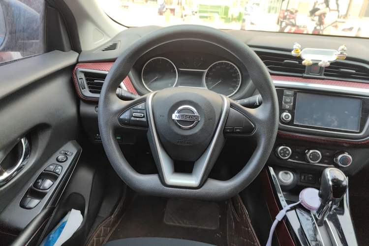 Used Nissan Lannia 2016 1.6L CVT Smart Cool Edition Steering Wheel