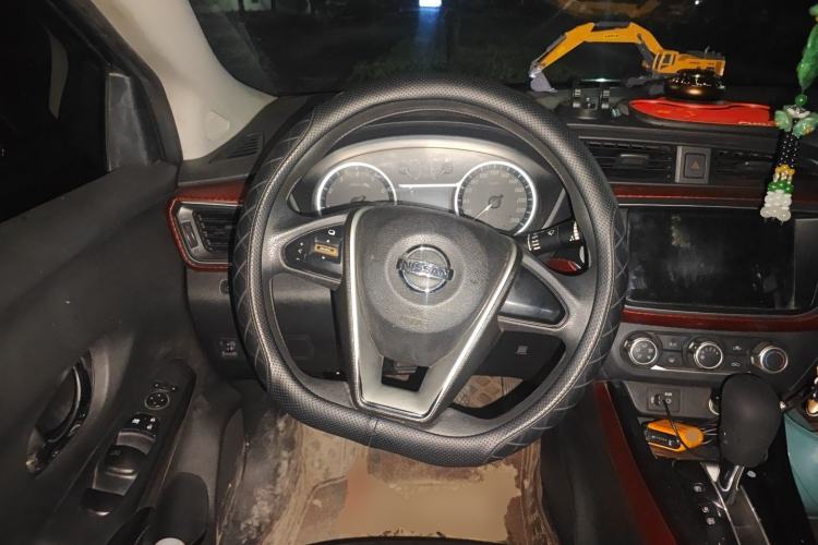 Used Nissan Lannia 2016 1.6L CVT Cool Edition Steering Wheel