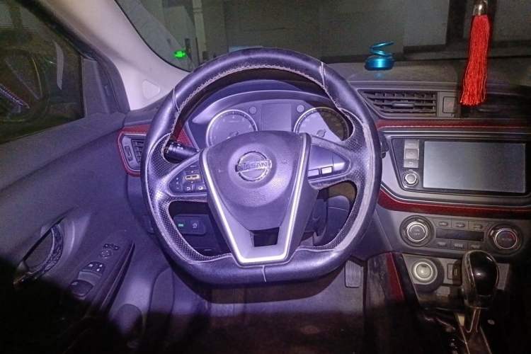Used Nissan Lannia 2016 1.6L CVT High-Energy Version Steering Wheel