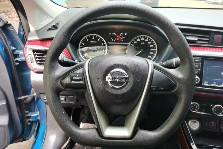 Used Nissan Lannia 2016 1.6L CVT Smart Cool Edition Steering Wheel