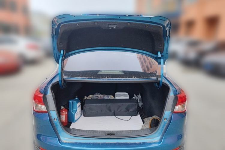 Used Nissan Lannia 2016 1.6L CVT Cool Edition Trunk