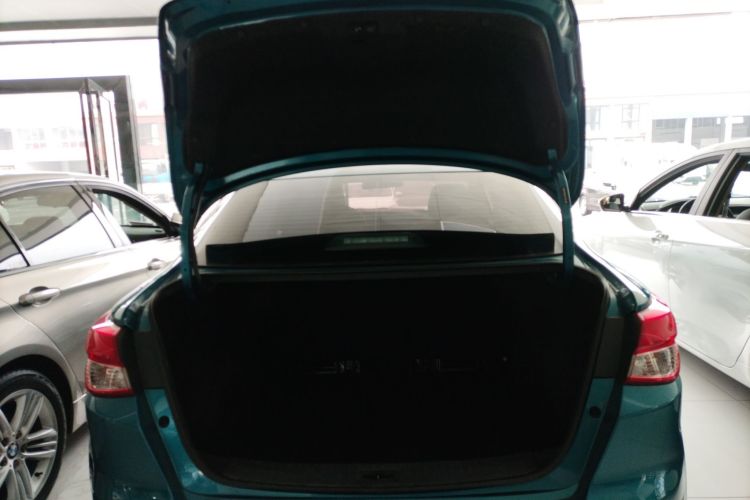 Used Nissan Lannia 2016 1.6L CVT Smart Cool Edition Trunk